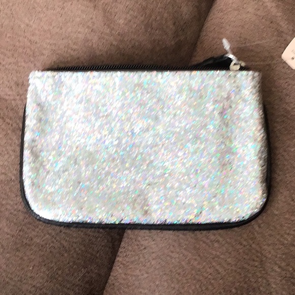 Makeup bag - Picture 2 of 3